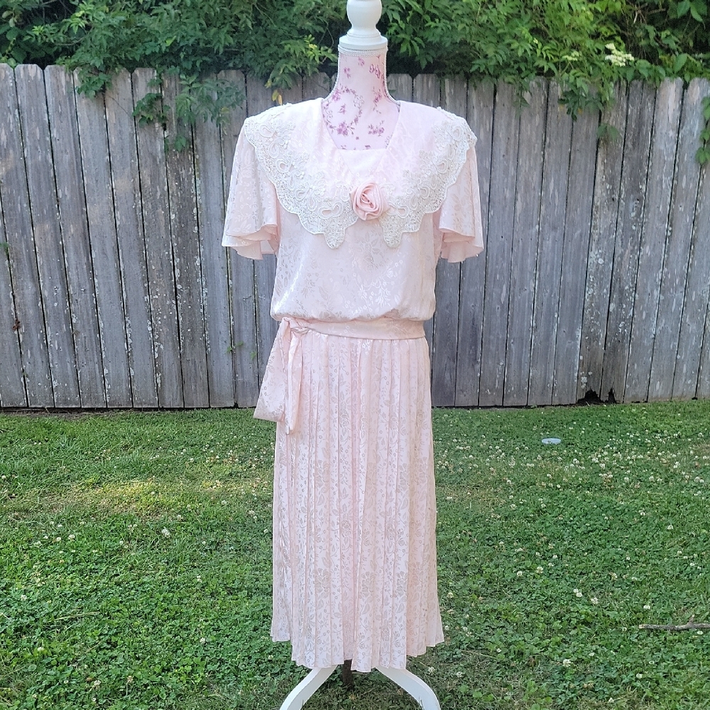 VTG | Pink Floral Jacquard Print Dress
